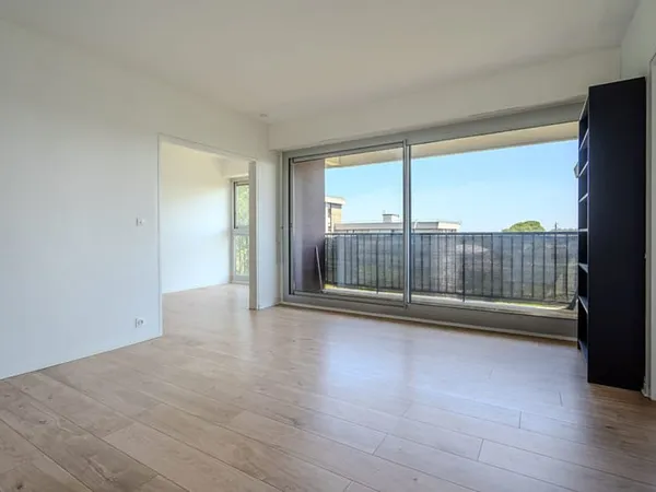Bordeaux Caudéran - Appartement T3 de 61 m² avec balcon, cave et parking