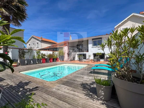 Plein centre ville, Maison 5ch avec piscine