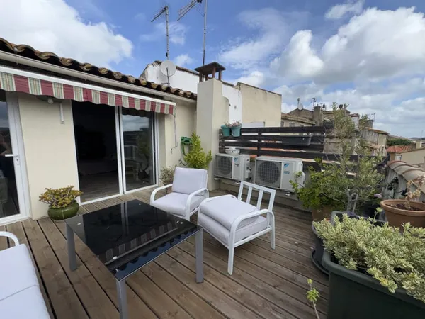 Immense maison de village à acheter avec terrasse et garage