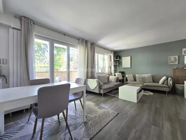 APPARTEMENT 4 PIECES - 3 CHAMBRES - 89 M² - BALCON 17 M² - TERRAIN DE TENNIS