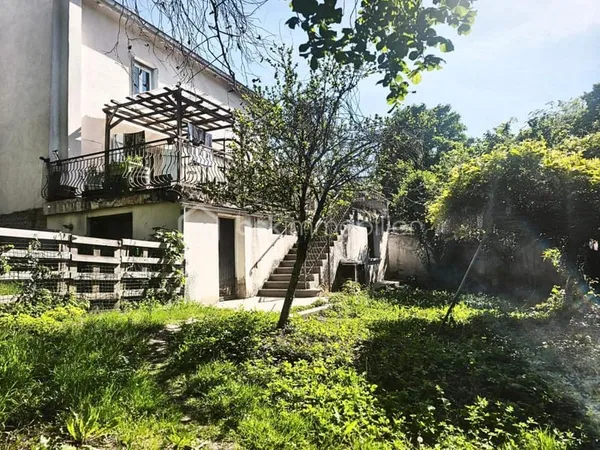 Maison avec dépendance + terrain 2 500 m² - Fort potentiel - Pont-de-Chéruy
