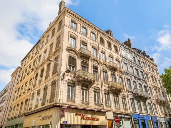 Lyon 6, secteur Vitton/Ney, T3 en étage élevé dans immeuble