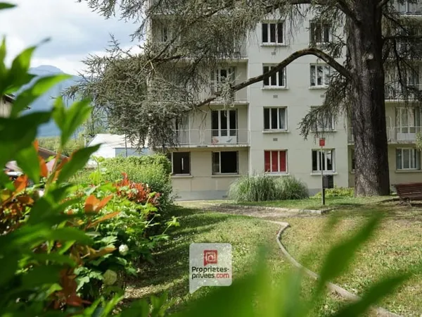 Villard Bonnot ( 38190) - Appartement T4 -Jardin- places parking- Possibilité garage66 m2