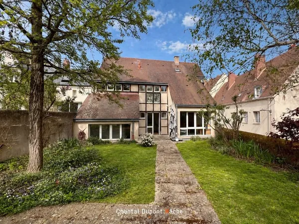CHARTRES BASSE-VILLE - Maison d'Architecte de 146m2 avec loc