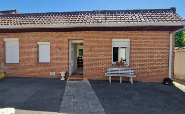 Plain-pied de 100 m2 à fort potentiel à rénover, 2 chambres,