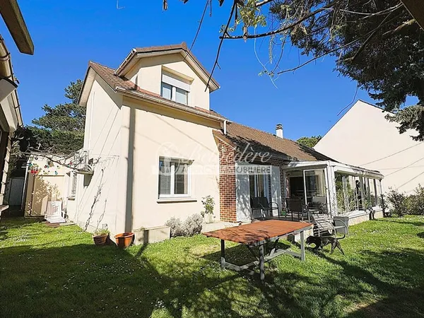 MAISON ST LEU LA FORET - 6 pièce(s) - 130 m2