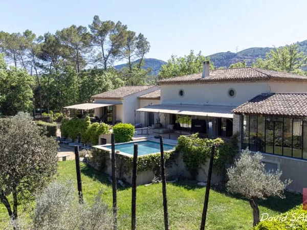Le Thoronet, aux portes de Lorgues ? Propriété de caractère avec piscine, dépendance et sous-sol tot