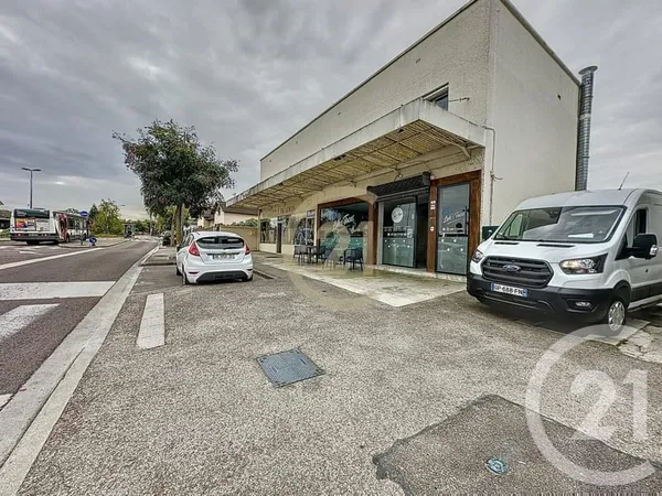 Bâtiment 333 m²