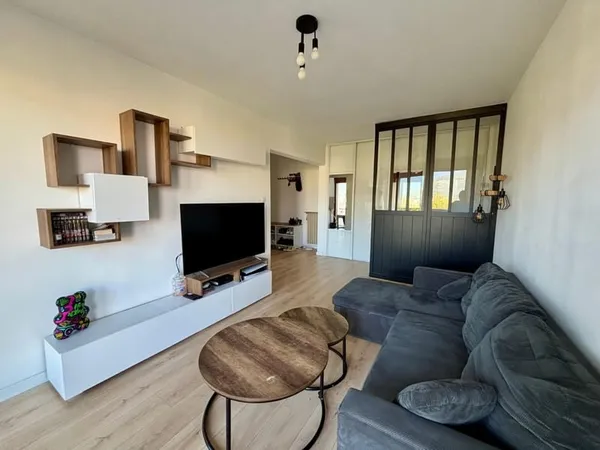 Appartement 2 pièces de 55m2 + balcon de 11m2 - vendu loué