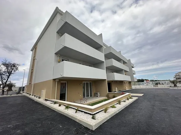 APPARTEMENT NEUF MEUBLÉ TERRASSE/PARKING - 2 pièces - 37m²