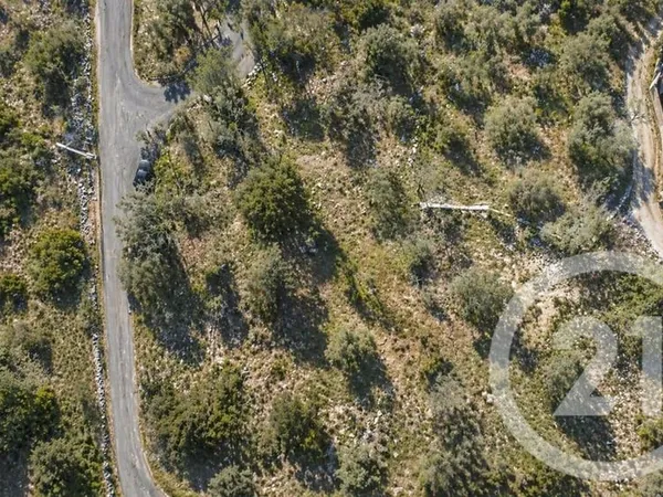 Terrain 1752 m²