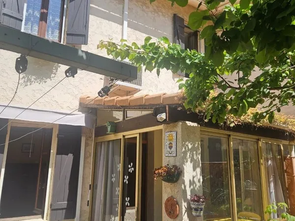 ESTAQUE JOLIE MAISON DE VILLAGE T4 AVEC VERANDA ET TERRASSE