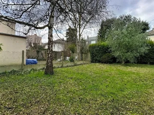 Terrain 220 m²