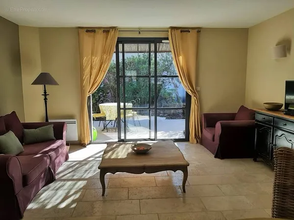 Villa avec jardin dans une résidence touristique
