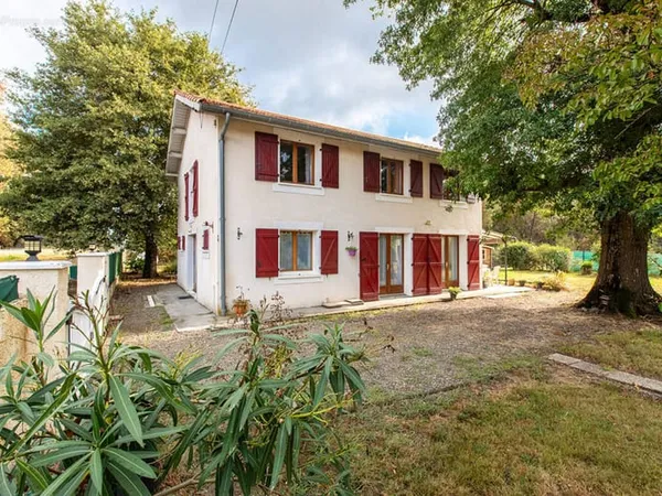 Maison familiale avec jardin