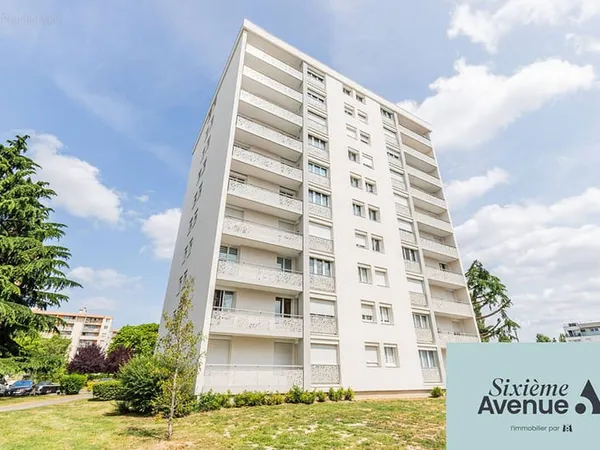 Chilly Mazarin bâtiment ravalé 4 pièce(s) 81 m2