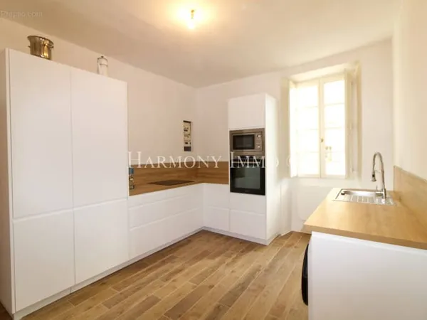 Appartement refait à neuf dans maison de caractère en Corse du Sud