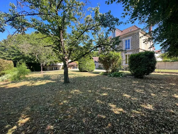 Maison Auvers Sur Oise 7 pièce(s) 197.88 m2