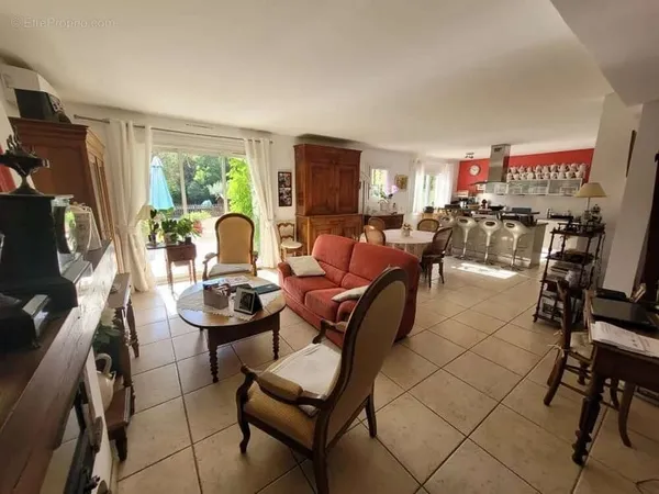 Peymeinade, Villa 5 Pièces, 4 Chambres, Terrasse, Jardin