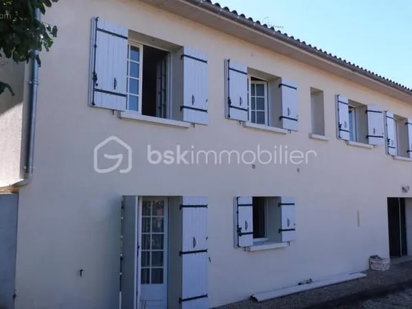 Jolie maison de ville avec terrain