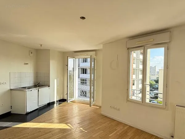 Studio lumineux avec balcon Romainville 29 m2