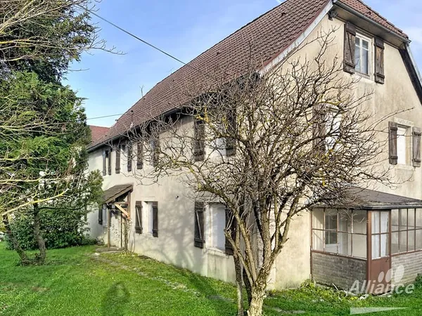 Maison ancienne de 188 m2 Charme, volumes et fort potentiel