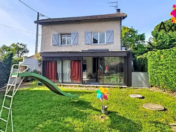 A vendre - noalhat - maison familiale avec piscine