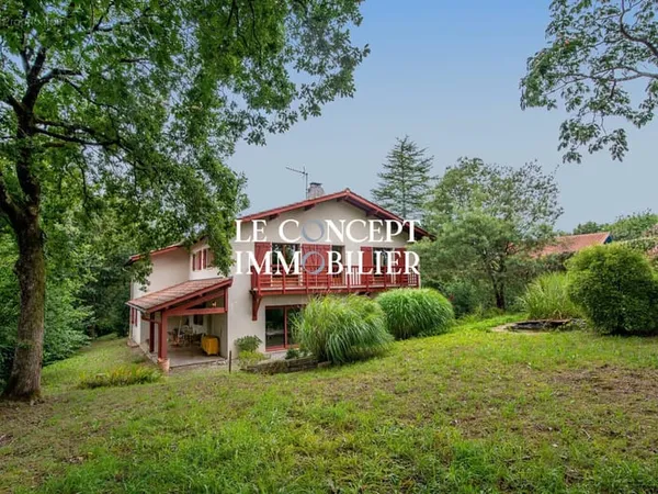 Maison 8 pièces 206 m²