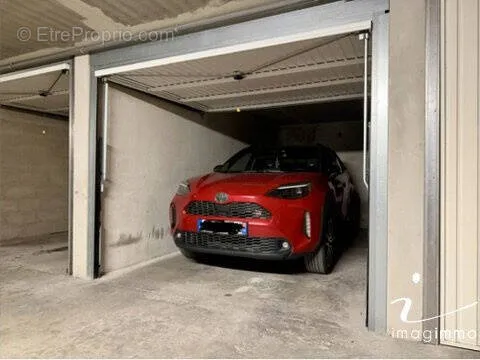 Garage à vendre ? Résidence sécurisée ? Quartier Ovalie