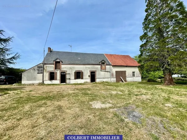 À vendre Fermette avec fort potentiel sur terrain de 2 700 m2