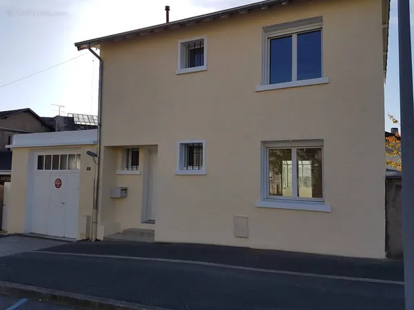Investissement locatif - maison F4 de 69m2 - Vierzon centre