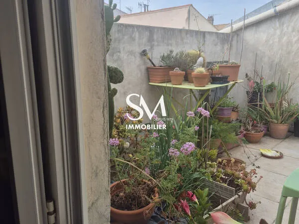 Av appartement t1 bis sous les toits avec terrasse tropezienne beziers