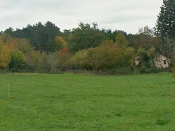 Terrain 1438 m²