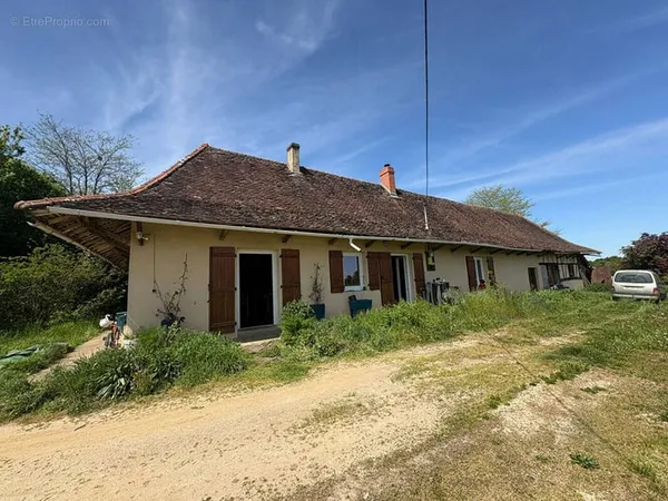 Maison Louhans 5 pièce(s) 97 m2 + 41 m²