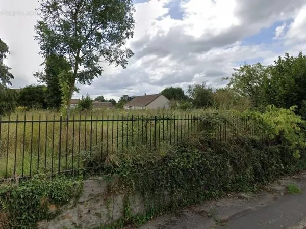 Terrain 296 m²