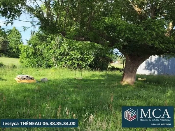 Terrain 900 m²