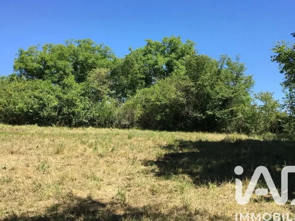 Terrain 16285 m²