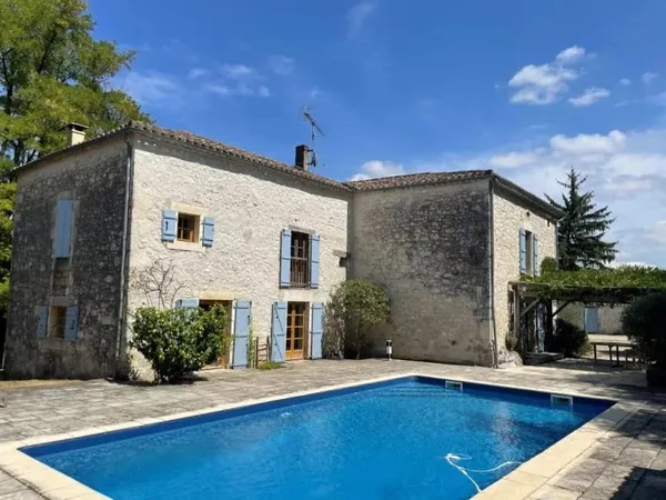 Maison 15 pièces 472 m²
