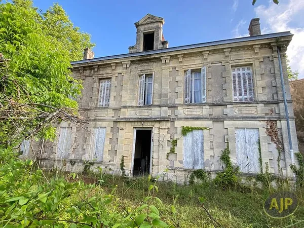 Maison 13 pièces 375 m²