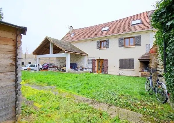 Maison 10 pièces 185 m²