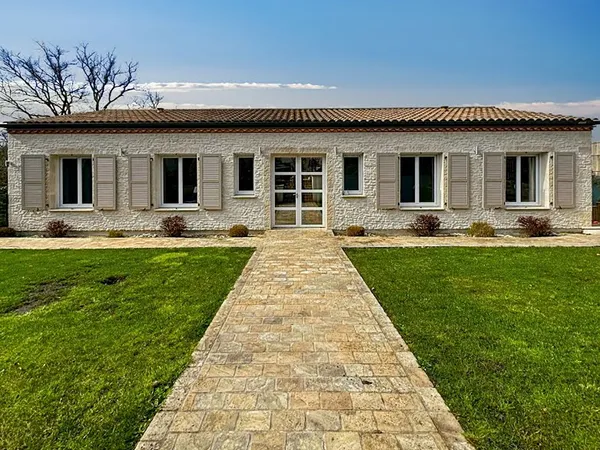 Gîte 10 pièces 300 m²