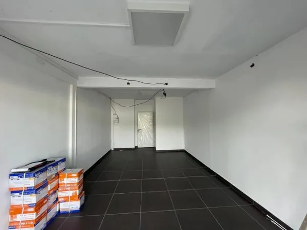 Local 30 m²