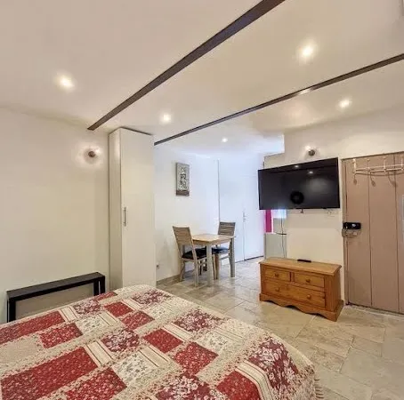 Studio 1 pièce 23 m²