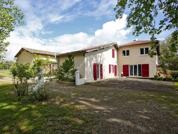 Maison 7 pièces 301 m²