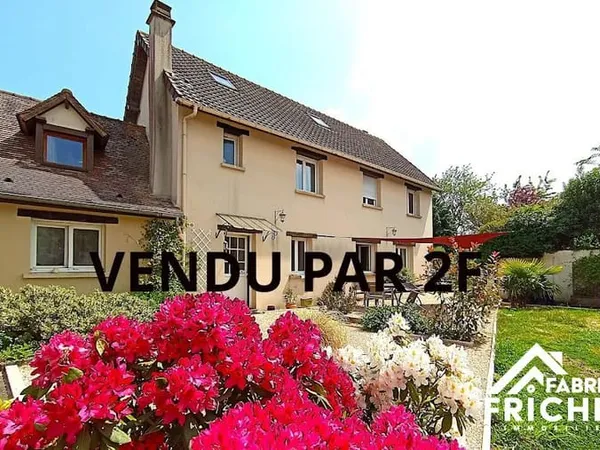 Maison 8 pièces 260 m²