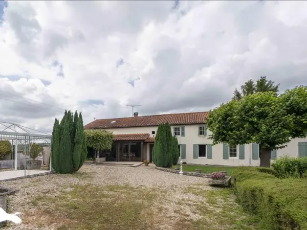 Maison 10 pièces 251 m²