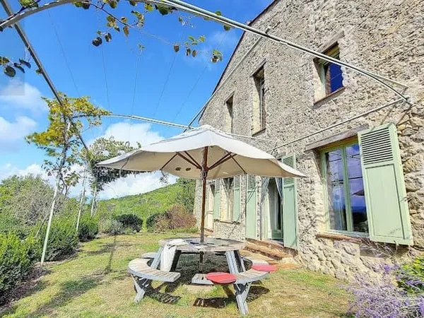 Propriété 9 pièces 333 m²