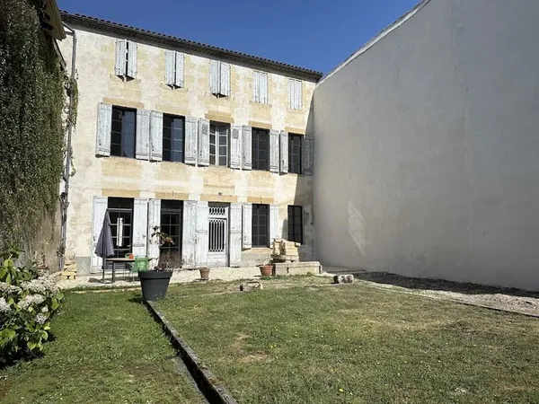 Maison 6 pièces 224 m²