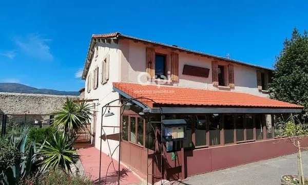 Maison 4 pièces 228 m²