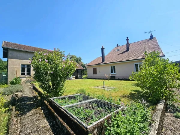 Maison 8 pièces 230 m²